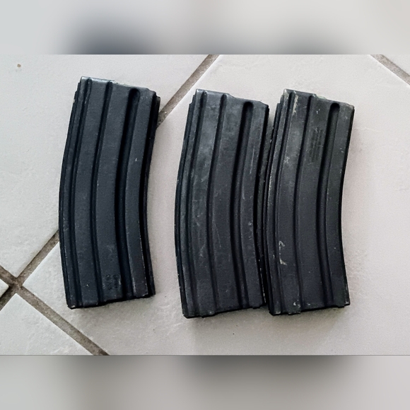 (Lot of 3)  M16 / M4 5.56 30 Round magazines Used - Picture 7 of 12